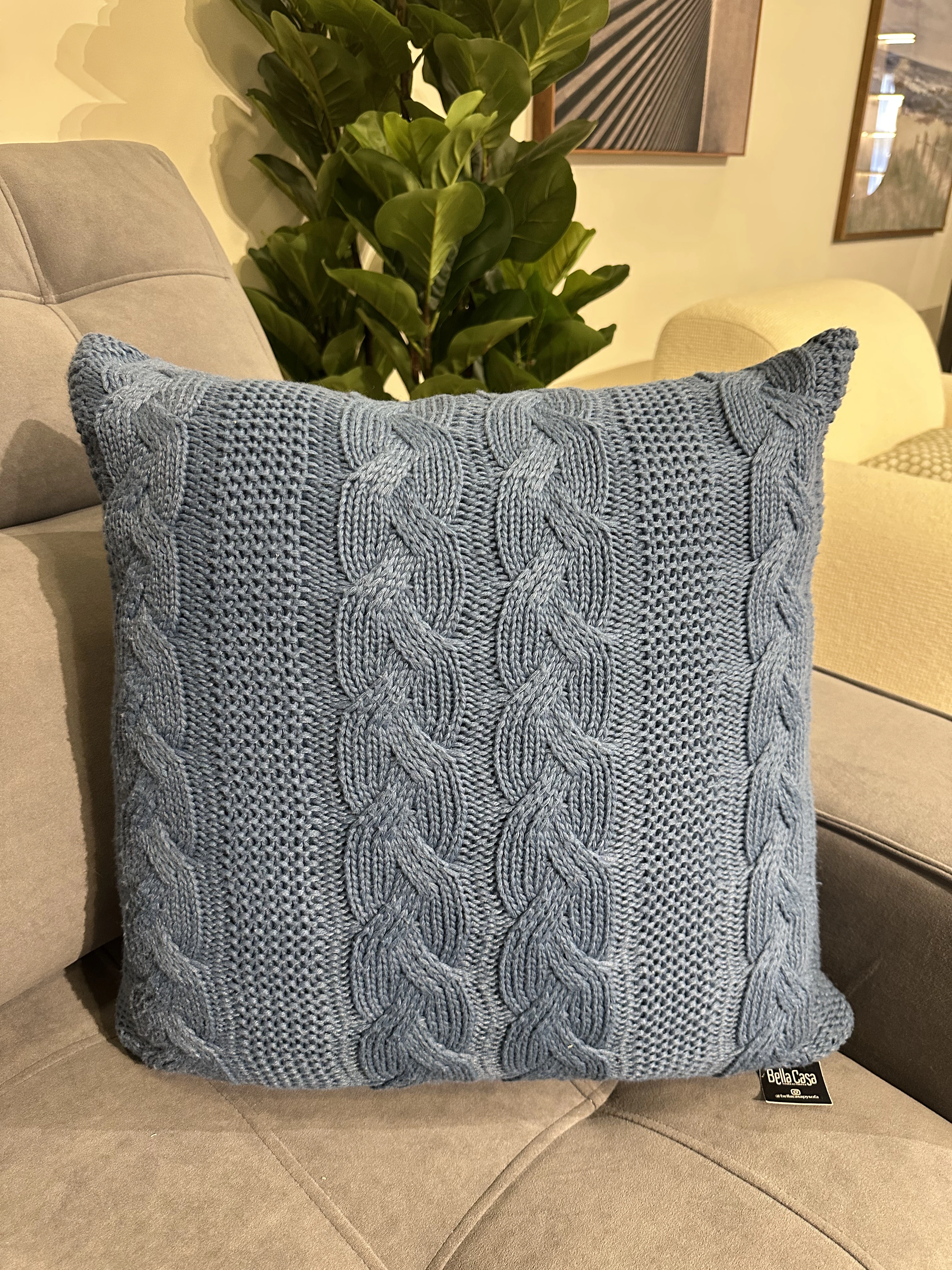 Almohada croché color azul marino