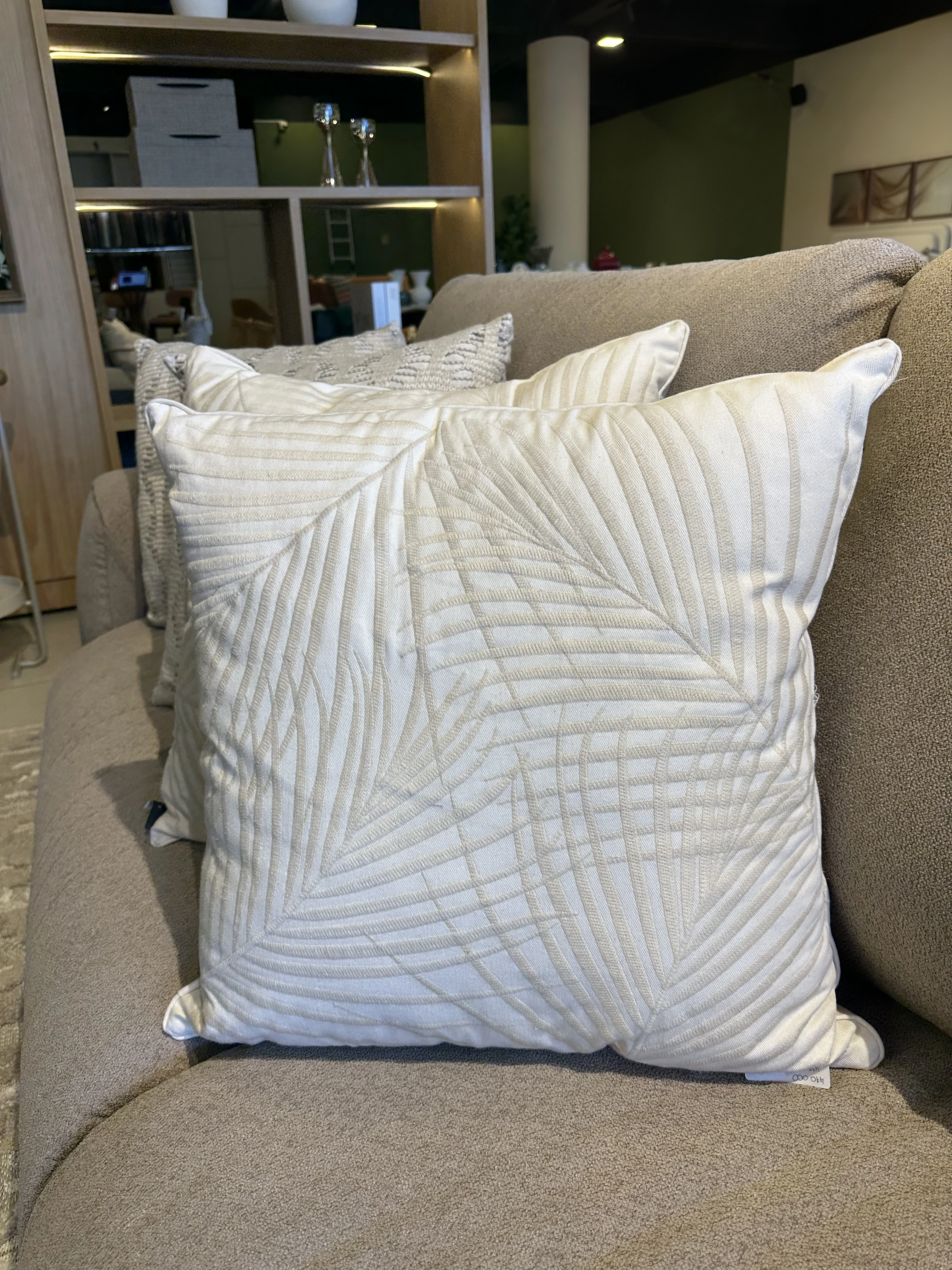 Almohada en tela Lino con bordado  