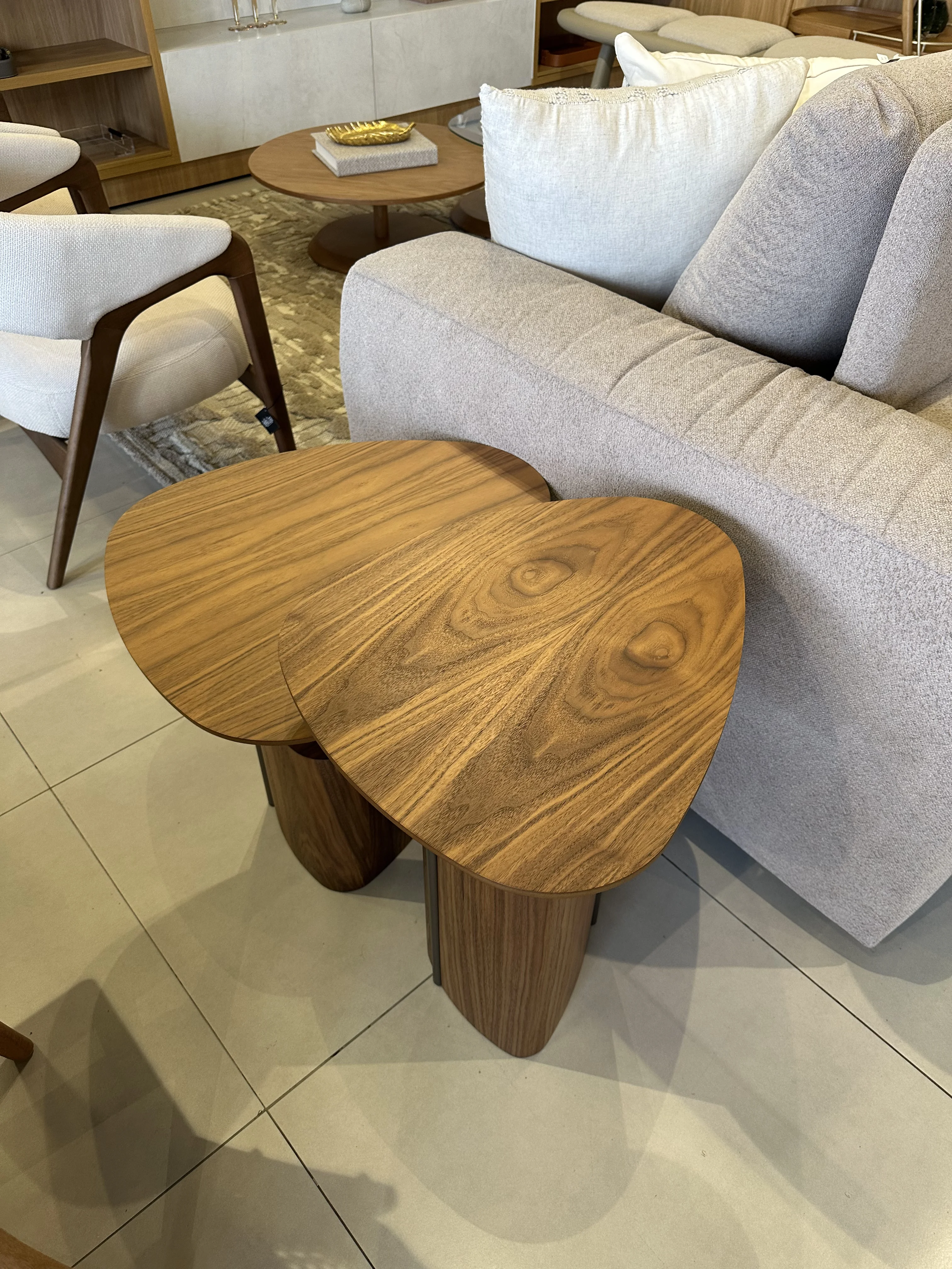 Mesas laterales Oslo diseño orgánico en madera Alta/Baja