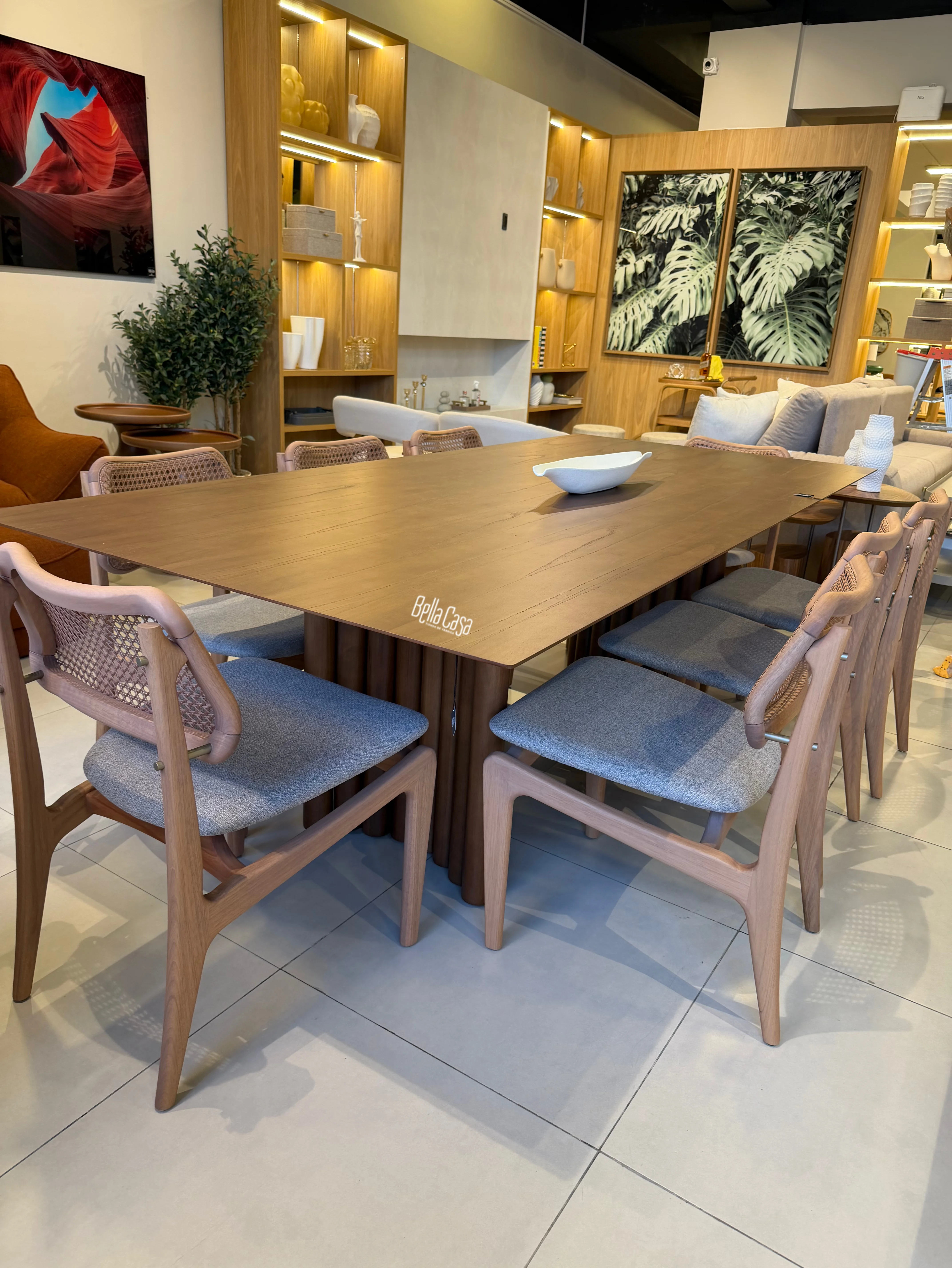 Mesa de comedor Mabu en madera castaño 